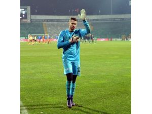 Bursaspor’da 3 Oyuncunun Ücretlerine İyileştirme Yapılacak