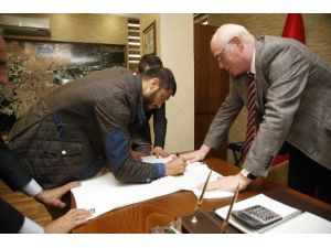 Eskişehirspor Kaptanı Sezgin’den Başkan Kurt’a Ziyaret