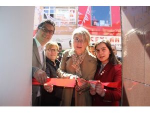 Tarhan: “Vaatleri Para Saçmaktan İbaret”