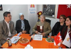 Emine Ülker Tarhan Bu Sözlerle Kimi Hedef Aldı ?