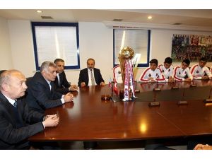 Şampiyon Liseden Trabzonspor’a Ziyaret