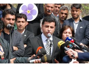 1915’te Hayatını Kaybeden Ermeniler İçin Fatiha Okudu