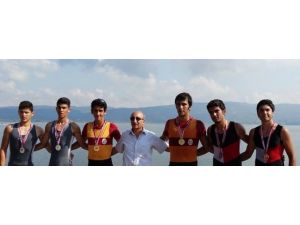 İhlas Koleji Öğrencisi Sabri Sevniş Takımıyla Kürekte Türkiye Şampiyonu Oldu