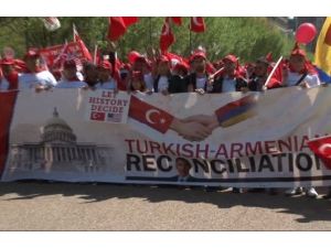 Beyaz Saray Önünde Barış Yürüyüşü