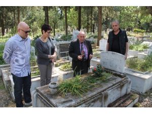 Kemanlar Kralı Babasının Mezarını İlk Kez Gördü
