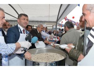 Üsküdar’da 5 Ton Pirinç Pilavı Dağıtıldı