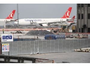 Alev Alan Uçak Sonrası Seferler İptal