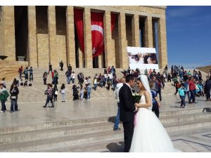 Çiftlerin Yeni Adresi Anıtkabir