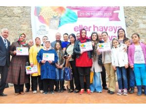 Hamarat Kadınlar En Güzel Yemek İçin Yarıştı