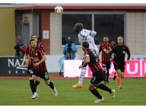 İlk Yarıda Tek Gol Vardı