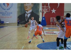 Yalova’da Oynanan Tkb2l Sekizli Finallerinde İlk Gün Sona Erdi