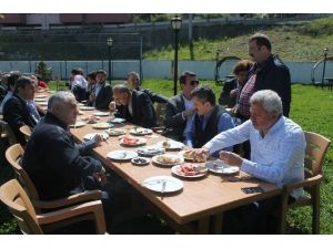 Zonguldak Kömürspor’lu Futbolculara Moral Kahvaltısı