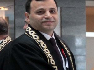 Anayasa Mahkemesi Başkanı Da ’Yeni Anayasa’ İstedi