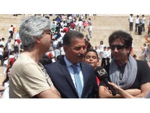 Uygur Kardeşler, Amfi Tiyatro’ya ’Nejat Uygur’ İsminin Verilmesini İstedi