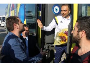 Fenerbahçe’yi Sadece 1 Taraftar Karşıladı