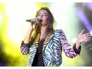 Sıla Mersinlilere Unutulmaz Bir Gece Yaşattı