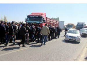 Kayseri’de Kamyoncular Yol Kesip Eylem Yaptı