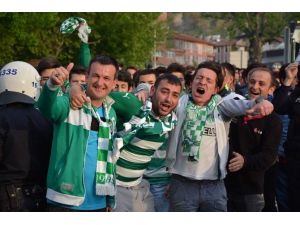 Bursaspor’a Statta Coşkulu Karşılama