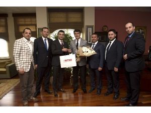 Genç Girişimcilerden Dündar’a Nezaket Ziyareti
