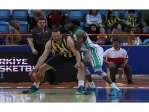 Fenerbahçe Torku Konyaspor’u Mağlup Etti