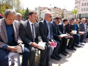 2 Bin Kişi Aynı Anda Kitap Okudu