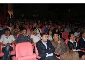 Tek Başına Film Çekti