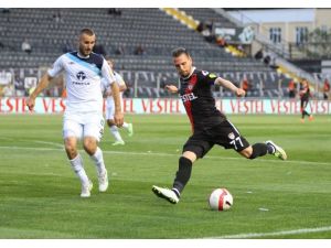 Adana Demirspor’a Manisa Darbesi