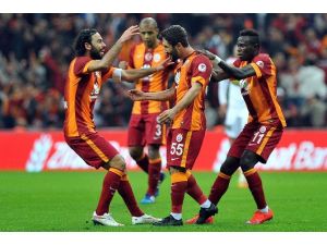 Aslan Kupada 4 Köşe