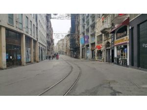 İstiklal Caddesi Boş Kaldı