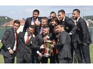 Şampiyon Göztepe Objektif Karşısında