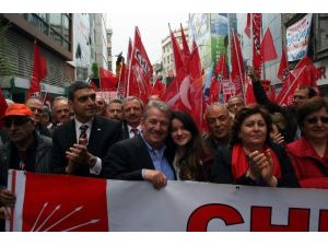 Pekşen, 1 Mayıs İşçi Bayramı Yürüyüşüne Katıldı