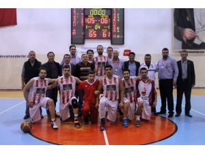 Yalova Belediyespor Dörtlü Finallerde