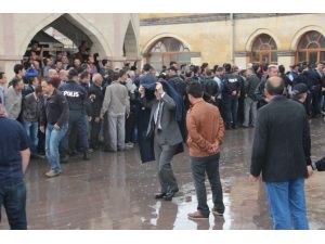 Başbakan Davutoğlu’na Yağmur Sürprizi