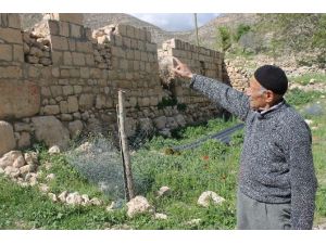 Tek Başına Yaşadığı Köye Kilise İstiyor