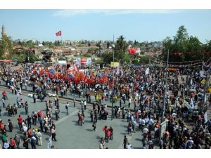 Antalya’da Bahar Havasında 1 Mayıs Kutlamaları