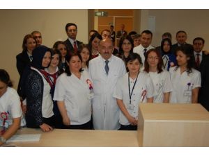 Uzay Üssünü Andıran Hastaneyi Müezzinoğlu Açtı