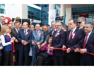 Uzay Üssünü Andıran Hastanenin Açılışını O Bakan Yaptı