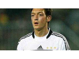 Premier Lig’de Ayın Futbolcusu Seçildi