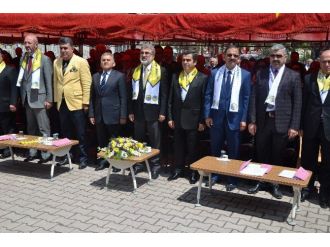 Bakan Yıldız’a Mezun Olduğu Okuldan Alınmayan Takdir Belgeleri Verildi