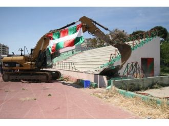 Karşıyaka Stadı’na İlk Kazma Vuruldu