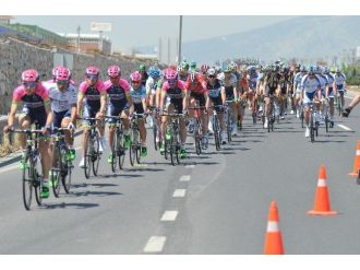 Bisikletçiler Turgutlu’dan Geçti