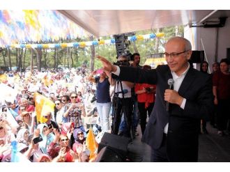 Ak Parti’li Lütfi Elvan, Partisinin Kadın Kollarına Seslendi