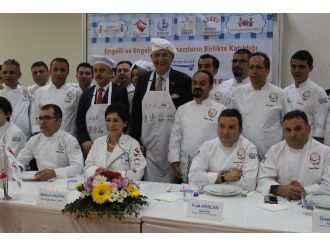 Usta Aşçılar Ödüllerini Bakan Bozkır’dan Aldı