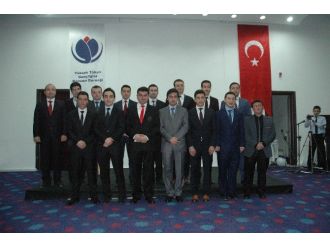 İhlas Vakfı’nda 21. Dönem Mezuniyet Sevinci