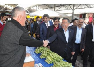 Milli Savunma Bakanı İsmet Yılmaz Seçim Çalışmalarını Sürdürüyor