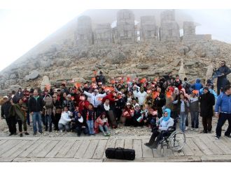 Engelliler Nemrut Dağı’na Çıkmak İçin Engel Tanımadı