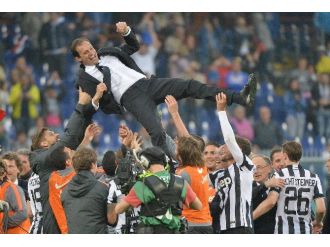 Juventus 4 Hafta Kala Şampiyon !