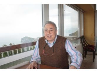 Prof. Dr. Orhan Kural: “Cem Yılmaz’ın Vicdanı Ne Kadar Rahat?”