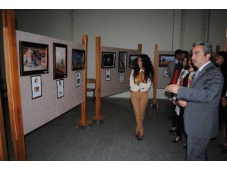Üniversiteliler Şehir Şehir Dolaşıp Fotoğraf Çektiler