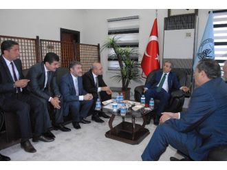 Cumhurbaşkanı Erdoğan’ı, Ak Parti Genel Başkan Yardımcıları Ve Bakanlar Karşıladı